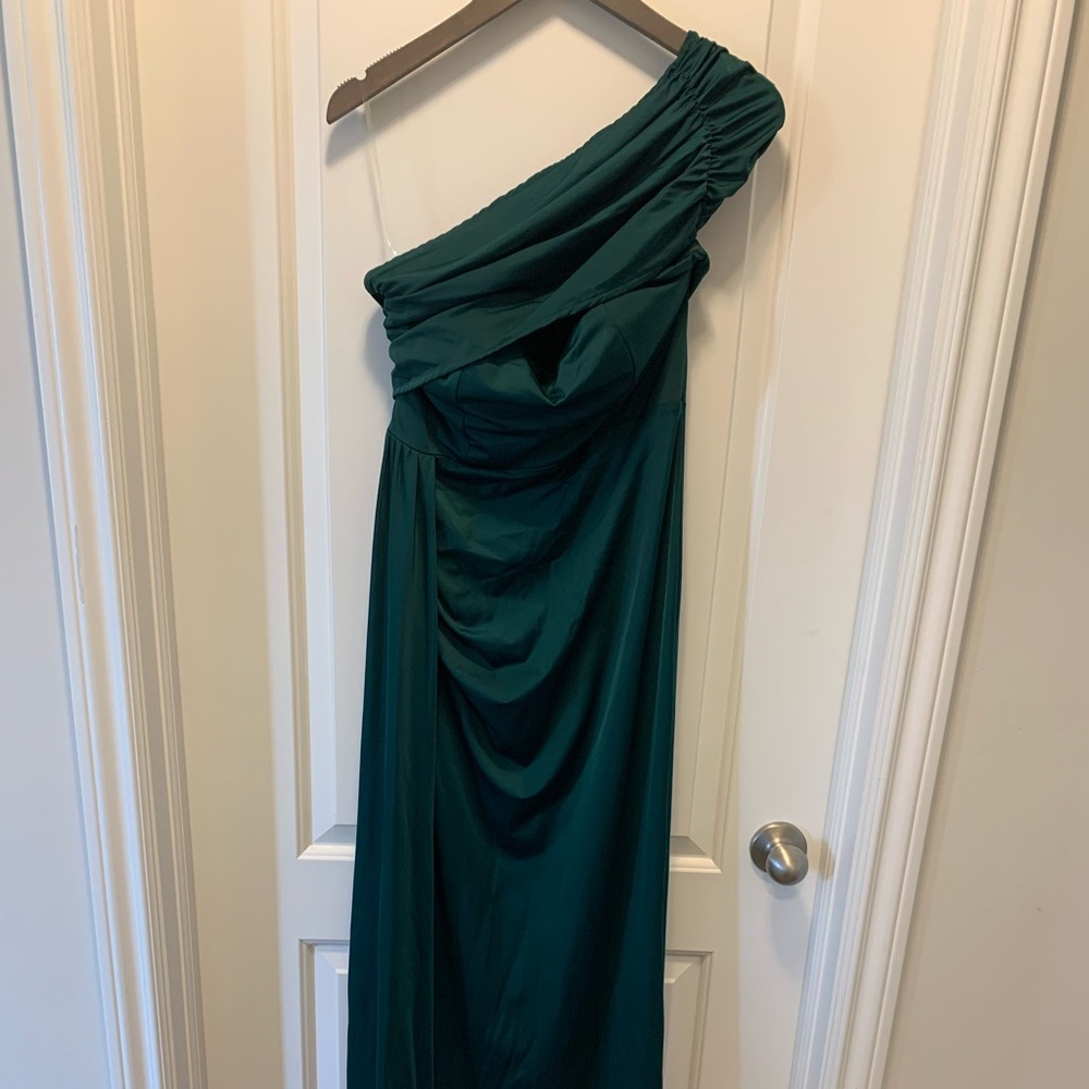 Emerald green stretchy gown